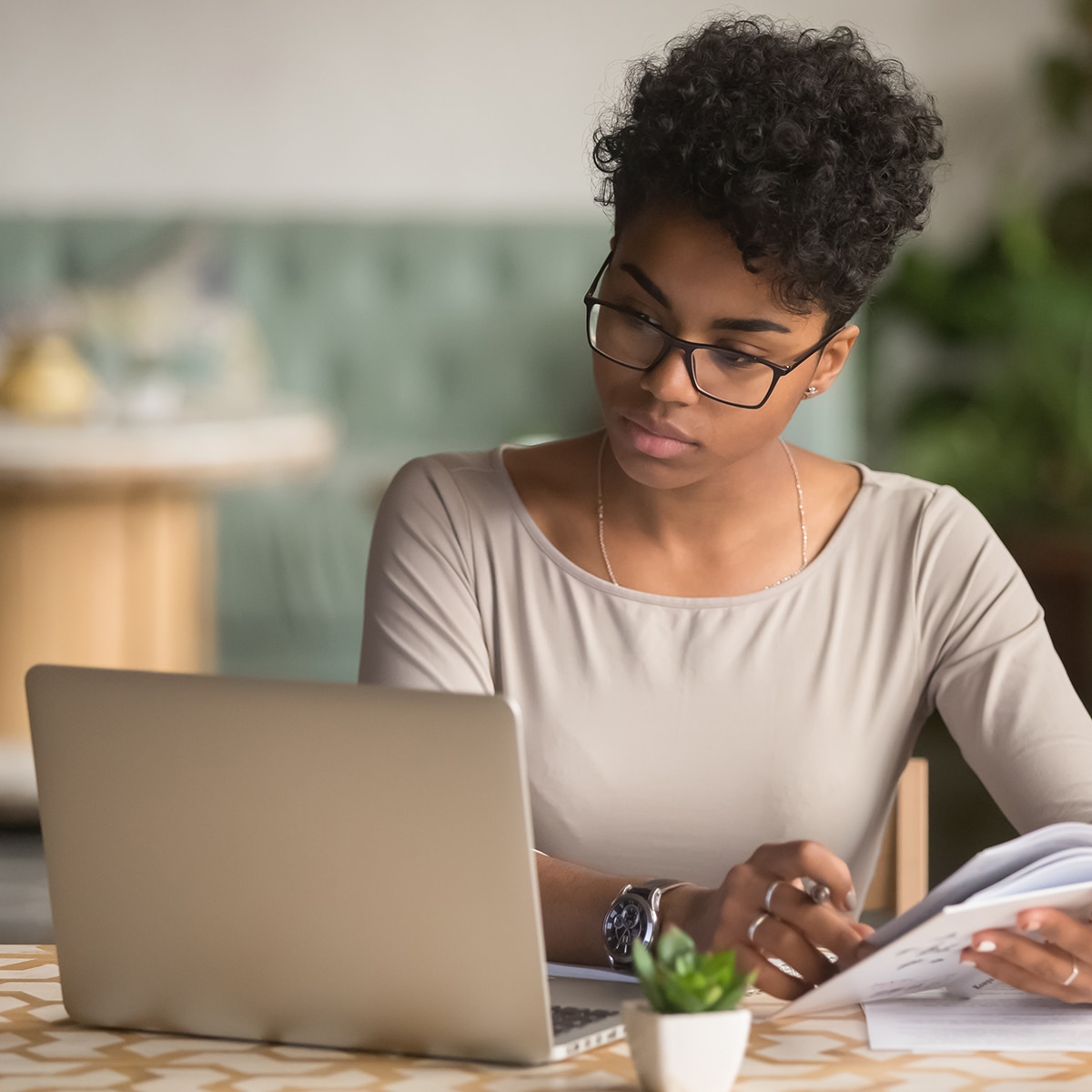 Achtsamer mit dir selbst umgehen durch Online Coaching